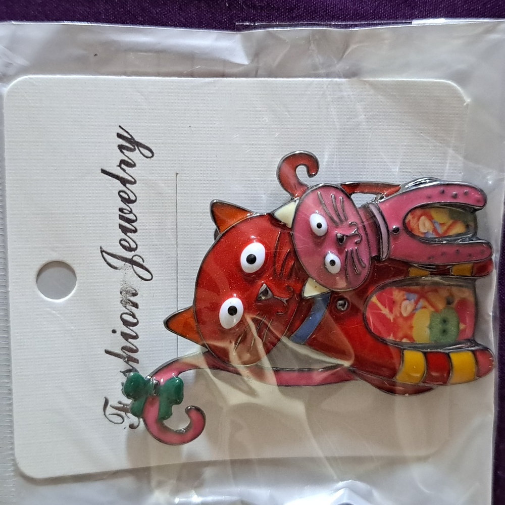 Cat Kitty With Bow Enamel Metal Brooch Pin, Red